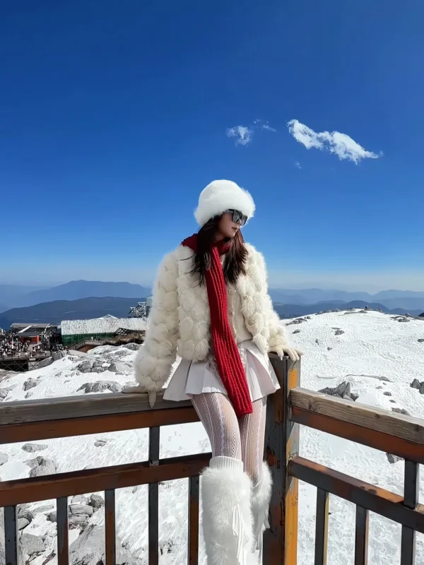 Lijiang Winter Scenery 2 rlukstsc0mj0db1r5h6d55ujylhrhalvddck5at0e8 麗江玉龍雪山冬季穿搭與旅遊體驗。